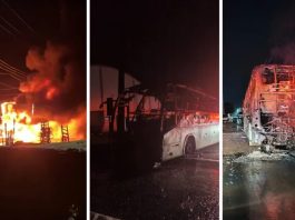 Ônibus pega fogo no centro de Bom Sucesso e fica completamente destruído