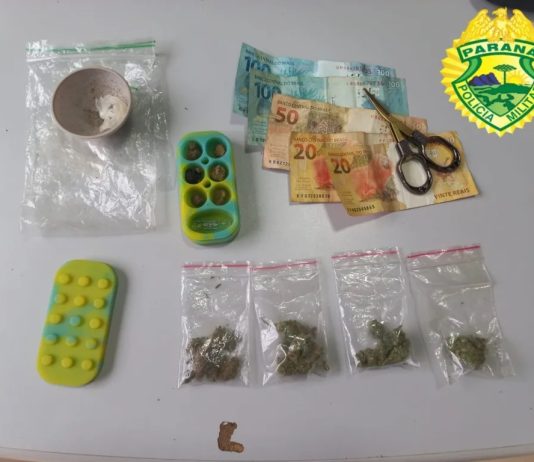 Mulher é presa com maconha, haxixe e dinheiro trocado durante ação da PM em Arapongas
