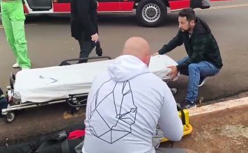 Veículo corsa colhido por trem em Jandaia do Sul