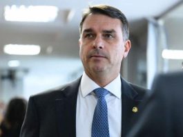Urgente: Aliados afirmam que Flávio Bolsonaro deixou o Brasil rumo aos Estados Unidos